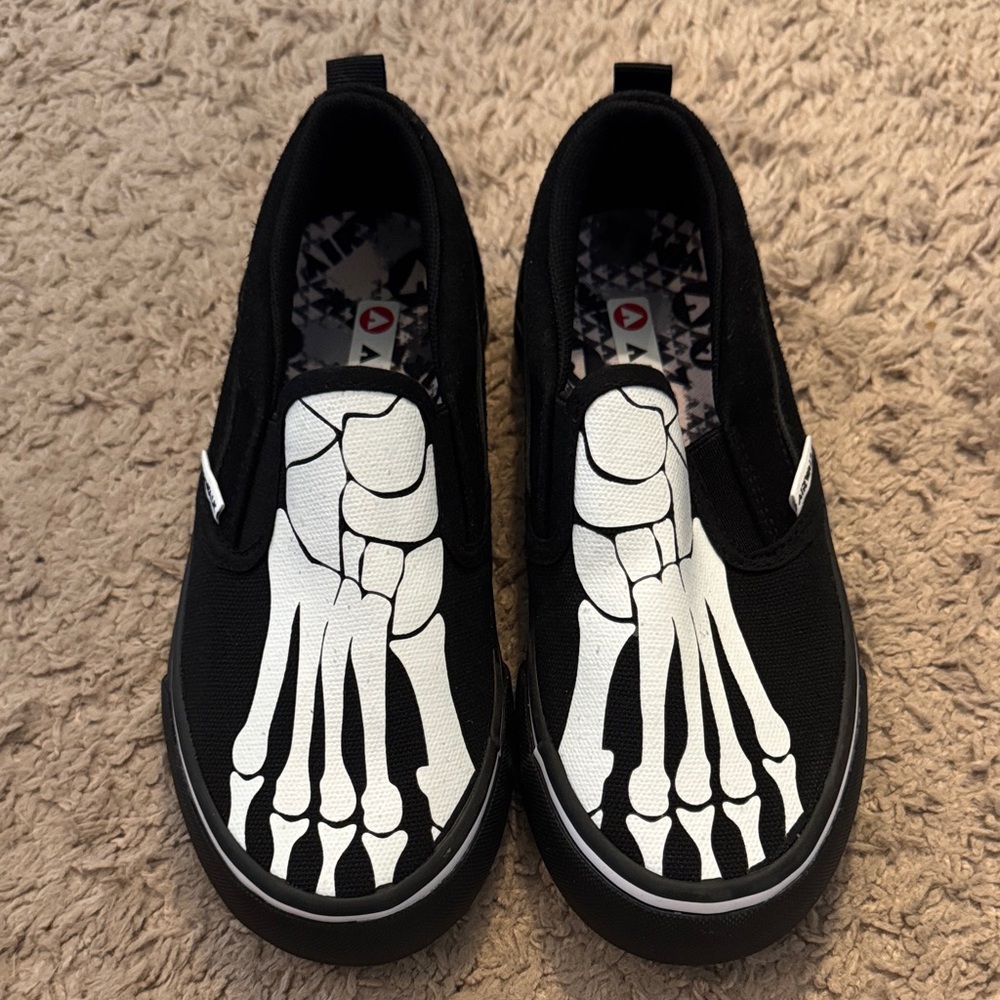Airwalk Skeleton Print Black Kids Shoes